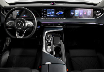 Подержанный автомобиль Voyah Free 2022 года (15 фото)