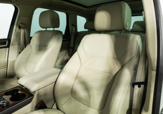 Подержанный автомобиль Volkswagen Touareg 2013 года (18 фото)