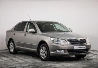 Подержанный автомобиль Skoda Octavia Liftback 2010 года (3 фото)