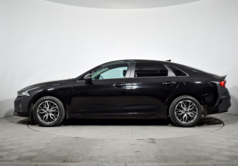 Подержанный автомобиль Kia K5 2021 года (8 фото)