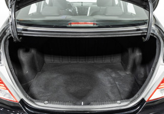 Подержанный автомобиль Hyundai Solaris Sedan 2011 года (16 фото)