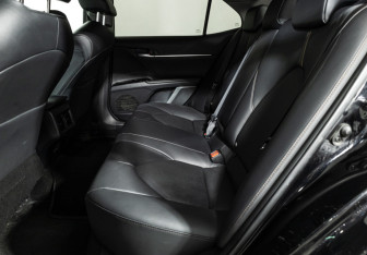 Подержанный автомобиль Toyota Camry Sedan 2019 года (10 фото)