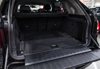 Подержанный автомобиль BMW X5 2015 года (28 фото)