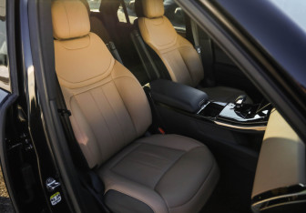 Подержанный автомобиль Land Rover Range Rover Sport 2024 года (25 фото)