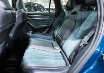 Подержанный автомобиль Geely Monjaro 2023 года (32 фото)