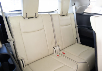Подержанный автомобиль Infiniti QX60 2017 года (13 фото)