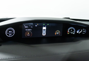 Подержанный автомобиль Changan UNI-V 2023 года (12 фото)