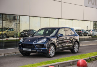 Подержанный автомобиль Porsche Cayenne 2010 года (3 фото)