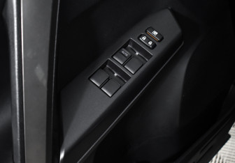Подержанный автомобиль Toyota RAV4 2017 года (10 фото)