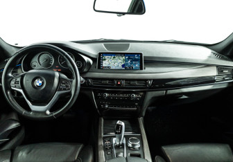 Подержанный автомобиль BMW X5 2017 года (13 фото)