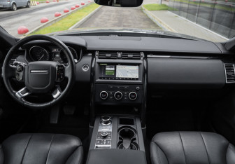 Подержанный автомобиль Land Rover Discovery 2019 года (13 фото)