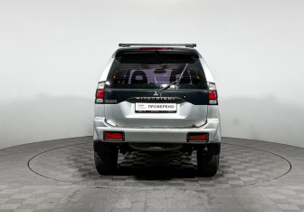 Подержанный автомобиль Mitsubishi Pajero Sport 2008 года (6 фото)
