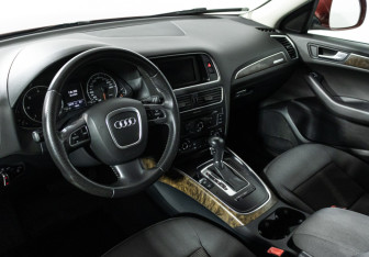 Подержанный автомобиль Audi Q5 2011 года (11 фото)