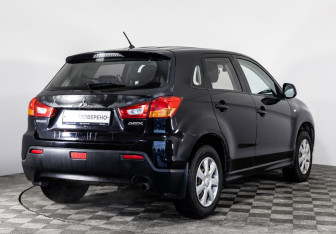 Подержанный автомобиль Mitsubishi ASX 2012 года (5 фото)