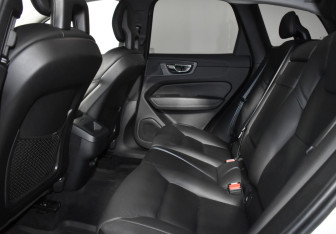 Подержанный автомобиль Volvo XC60 2018 года (13 фото)