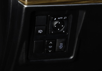 Подержанный автомобиль Toyota Land Cruiser Prado 2019 года (23 фото)