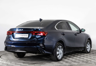 Подержанный автомобиль Kia Cerato Sedan 2021 года (5 фото)