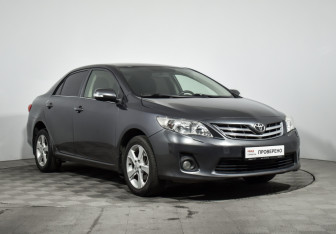 Подержанный автомобиль Toyota Corolla Sedan 2011 года (3 фото)