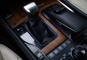 Подержанный автомобиль Lexus LX 2016 года (23 фото)