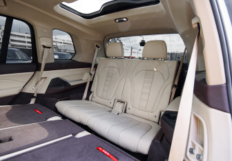 Подержанный автомобиль BMW X7 2019 года (20 фото)