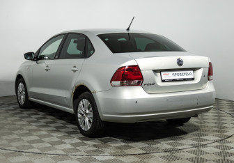 Подержанный автомобиль Volkswagen Polo Sedan 2014 года (7 фото)