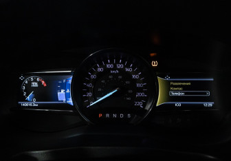 Подержанный автомобиль Ford Explorer 2019 года (12 фото)