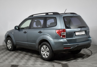 Подержанный автомобиль Subaru Forester Suv 2011 года (7 фото)