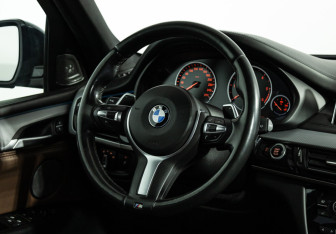Подержанный автомобиль BMW X5 2017 года (20 фото)