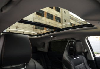 Подержанный автомобиль Changan UNI-K 2023 года (33 фото)