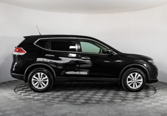 Подержанный автомобиль Nissan X-Trail 2016 года (4 фото)