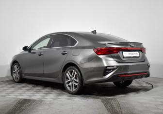 Подержанный автомобиль Kia Cerato Sedan 2019 года (7 фото)