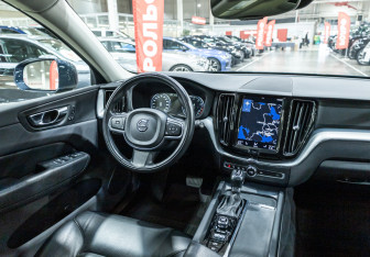 Подержанный автомобиль Volvo XC60 2018 года (15 фото)