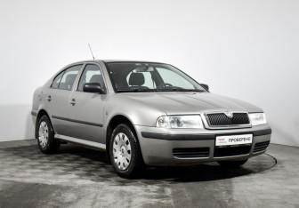 Подержанный автомобиль Skoda Octavia Liftback 2010 года (3 фото)