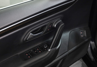 Подержанный автомобиль Volkswagen Passat CC 2012 года (19 фото)