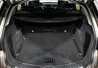 Подержанный автомобиль Land Rover Discovery Sport 2017 года (20 фото)