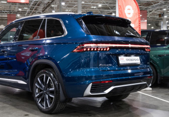 Подержанный автомобиль Geely Monjaro 2023 года (16 фото)