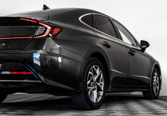 Подержанный автомобиль Hyundai Sonata 2020 года (7 фото)