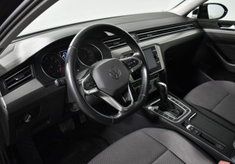Подержанный автомобиль Volkswagen Passat Sedan 2020 года (9 фото)