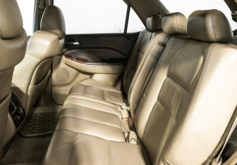 Подержанный автомобиль Acura MDX 2001 года (10 фото)