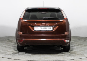Подержанный автомобиль Ford Focus Hatchback 2008 года (6 фото)
