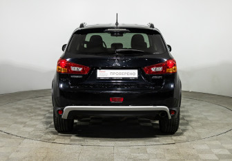 Подержанный автомобиль Mitsubishi ASX 2014 года (6 фото)