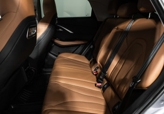 Подержанный автомобиль Omoda C5 2023 года (10 фото)