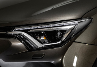 Подержанный автомобиль Toyota RAV4 2018 года (2 фото)