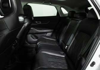 Подержанный автомобиль Changan UNI-K 2023 года (10 фото)