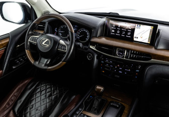 Подержанный автомобиль Mitsubishi Montero Sport 2022 года (17 фото)