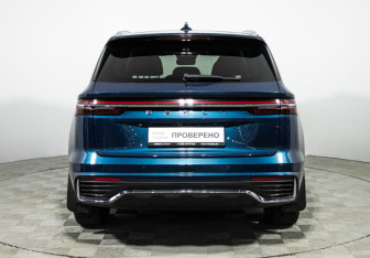 Подержанный автомобиль Geely Monjaro 2023 года (6 фото)