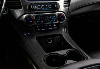 Подержанный автомобиль Chevrolet Tahoe 2017 года (12 фото)