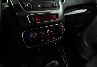 Подержанный автомобиль Kia Sorento 2017 года (16 фото)