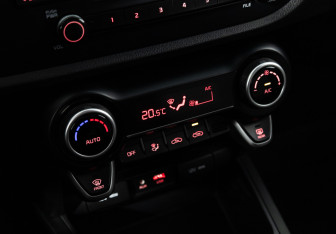 Подержанный автомобиль Kia Rio Sedan 2018 года (15 фото)