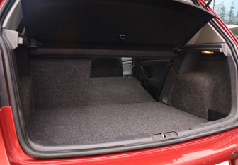 Подержанный автомобиль Volkswagen Golf Hatchback 2008 года (23 фото)